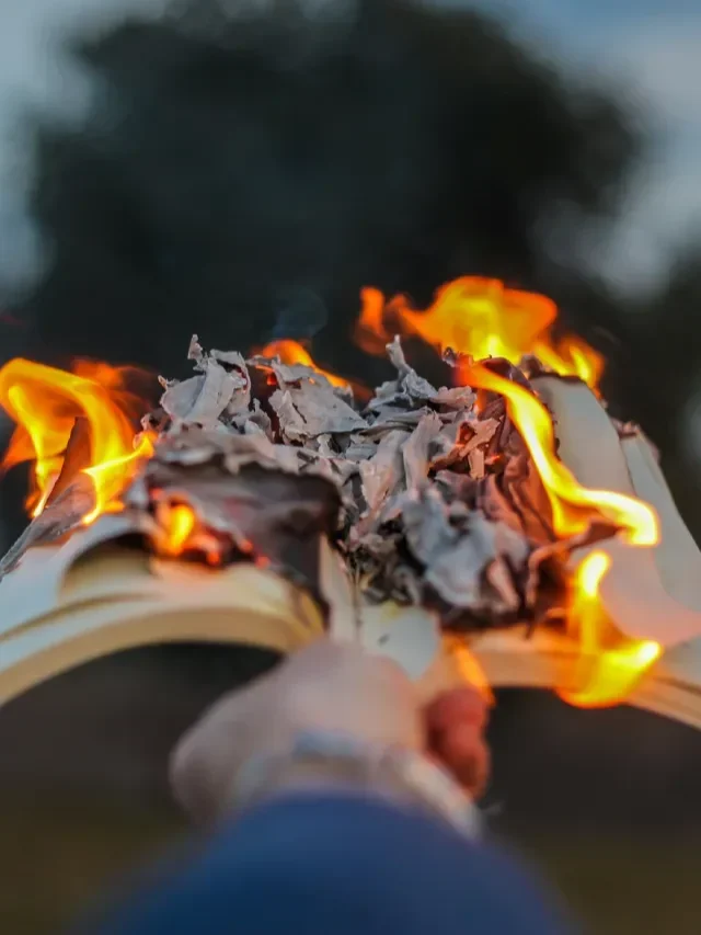 5 Books To Avoid If You Want To Be Rich in Your 30s!